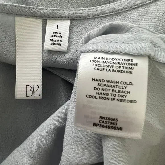 BP Brass Plum LARGE NWT Gray Top Blouse Long Split Sleeve V Neck - Picture 6 of 9